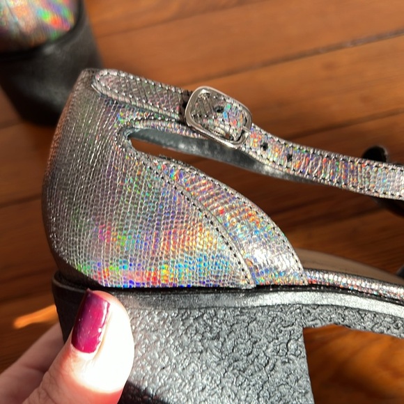 Mellow Yellow Paris Silver/Gray Iridescent Leather T-Strap Block Heels - EU 40 - Picture 8 of 11